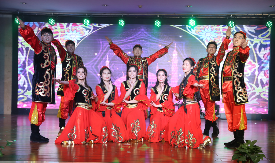 1548982001136464.jpg 1、掀起你的盖头来.jpg